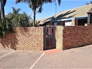3 Bed Townhouse in Wierda Glen
