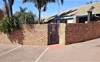 3 Bedroom Townhouse in Wierda Glen