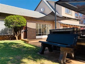 6 Bed House in Parkmore