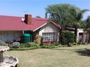 6 Bed House in Signal Hill