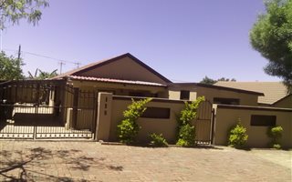 3 Bedroom House in Lotus Gardens