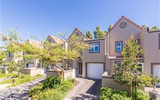 3 Bedroom House in Boschenmeer Golf Estate