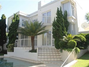 3 Bed House in Waterkloof Ridge