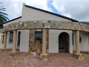 275 m² Commercial space in Van Riebeeck Park