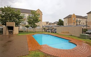 2 Bedroom Apartment in Klippoortje