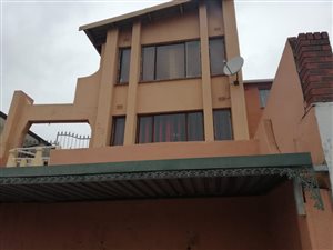 3 Bed House in Westcliff