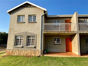2 Bed Townhouse in Bronberg