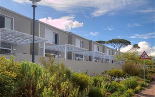 2 Bedroom Townhouse in Somerset Lakes