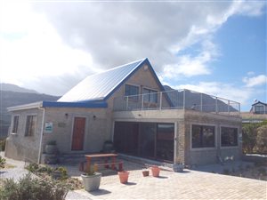 3 Bed House in Pringle Bay