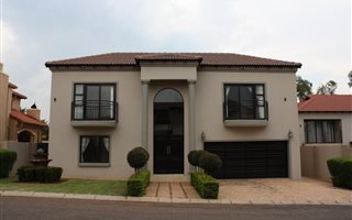 3 Bedroom House in Bronberg
