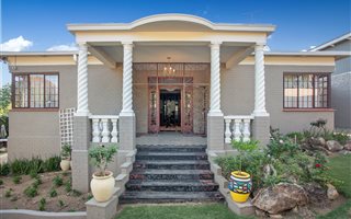 2 Bedroom House in Parktown North
