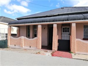 2 Bed House in Uitenhage Central