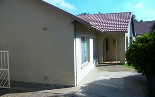 3 Bedroom House in Dan Pienaarville