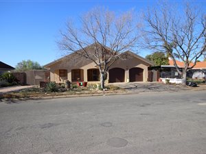 4 Bed House in Oudtshoorn