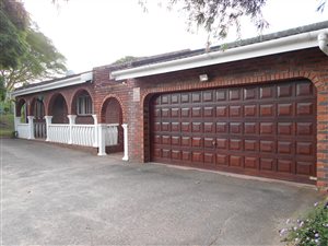 4 Bed House in Nagina