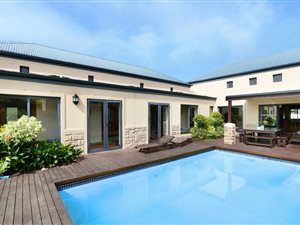 4 Bed House in Atlantic Beach