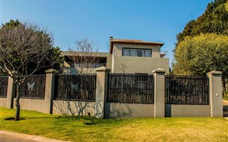 4 Bedroom House in Benmore Gardens