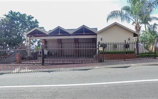 3 Bedroom House in Magalieskruin