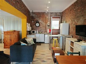 Bachelor apartment in Wellway Park East