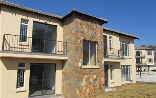 2 Bedroom Flat in Baillie Park