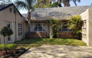 4 Bedroom House in Waterkloof Ridge