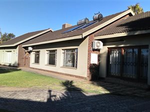 4 Bed House in Monument Heights