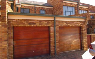2 Bedroom Duplex in Pollak Park