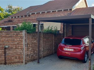 2 Bedroom Townhouse in Allens Nek