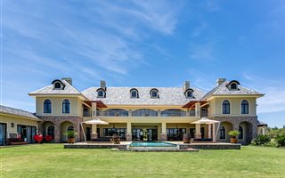 5 Bedroom House in Waterfall Equestrian Estate