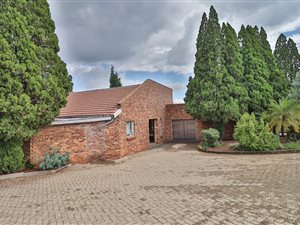 3 Bed House in Elarduspark