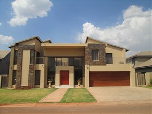 5 Bed House in The Hills