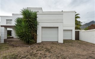 4 Bedroom House in Die Boord
