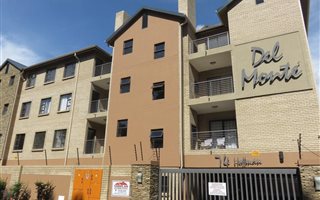 2 Bedroom Flat in Die Bult