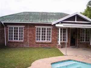 3 Bed Apartment in Birdswood