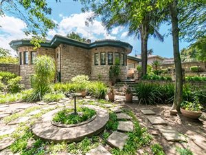 4 Bedroom House in Franklin Roosevelt Park