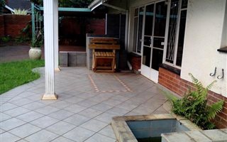 4 Bedroom House in Hayfields