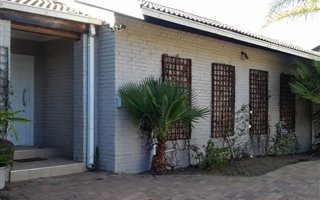 4 Bedroom House in River Club