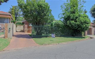 3 Bedroom House in Kensington