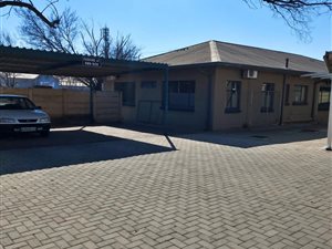 1624 m² Commercial space in Dan Pienaar