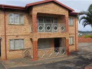 5 Bed House in Lotus Park