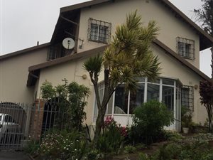 4 Bed House in Burlington Heights