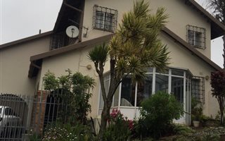 4 Bedroom House in Burlington Heights