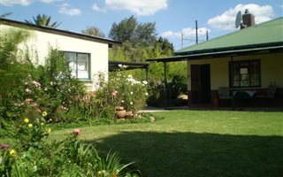 2 Bedroom House in Waterval Boven