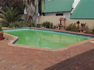 3 Bed House in Monument