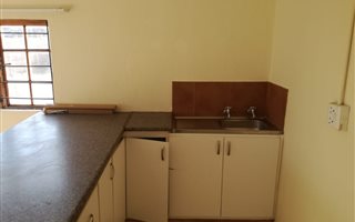 1 Bedroom Flat in South Ridge