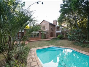 4 Bed House in Lynnwood Glen