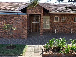 2 Bed Apartment in Flora Park