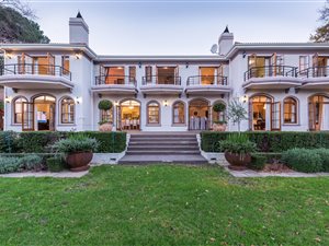 5 Bedroom House in Bishopscourt