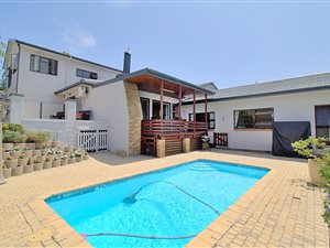 5 Bed House in Heldervue