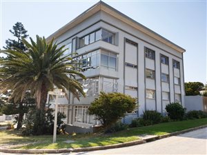 2 Bed Apartment in Humewood